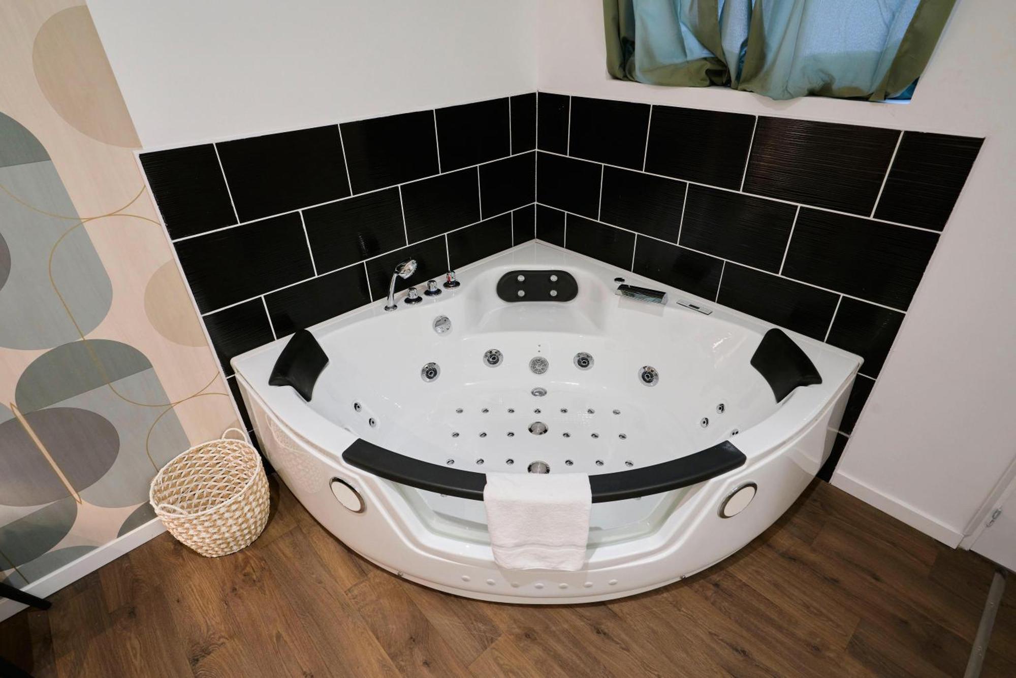 Appartement Ng Prestige - Miln 1 - Balneo - Wifi & Netflix à Roubaix Extérieur photo